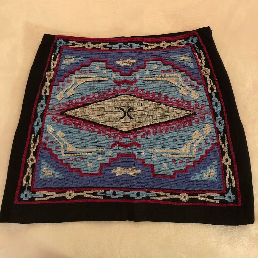 Embroidered Aztec mini skirt - Picture 2 of 6